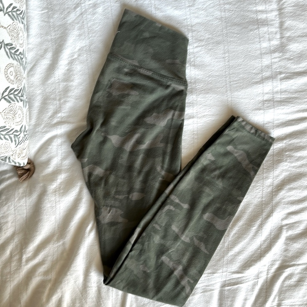 Old navy active go-dry balance legging